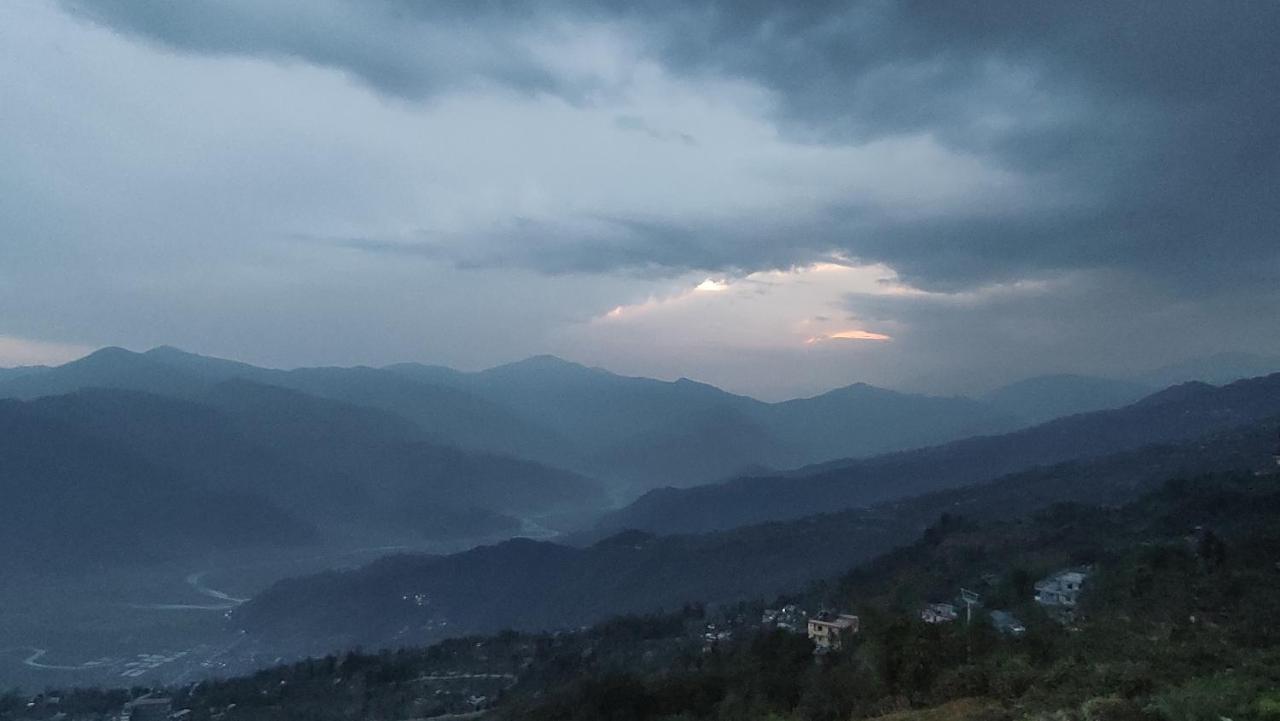 Sarangkot Hotel New Galaxy Pokhara Buitenkant foto